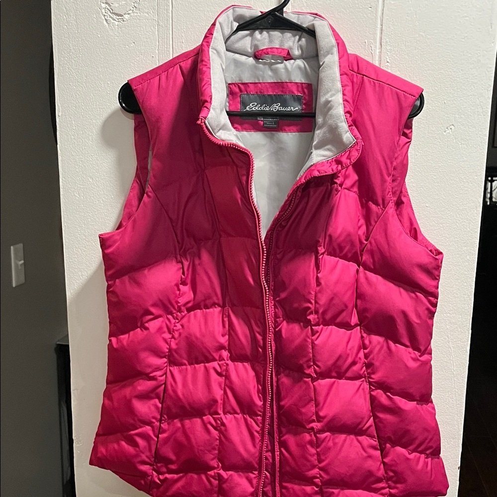 Eddie Bauer Women's Fuchsia Puffer Vest